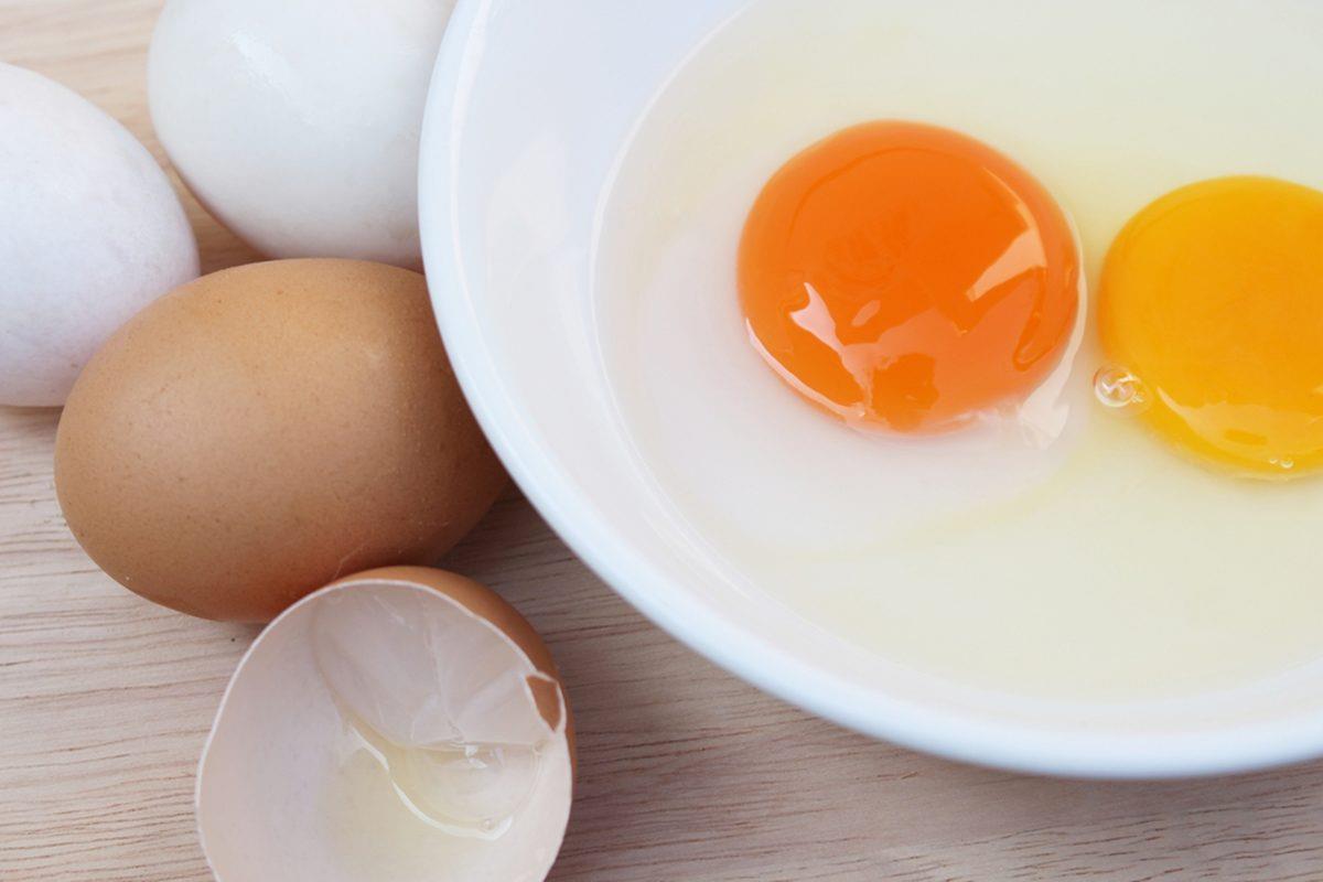 زرده تخم مرغ بازتابنده سلامتی مرغ